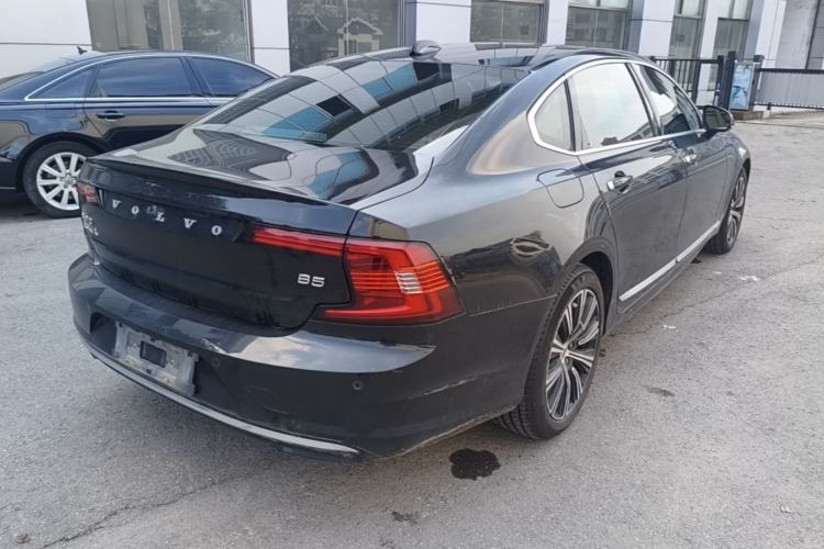 Used Volvo S90 2022 B5 Zhiyi Luxury Edition Rear Right 45 Deg