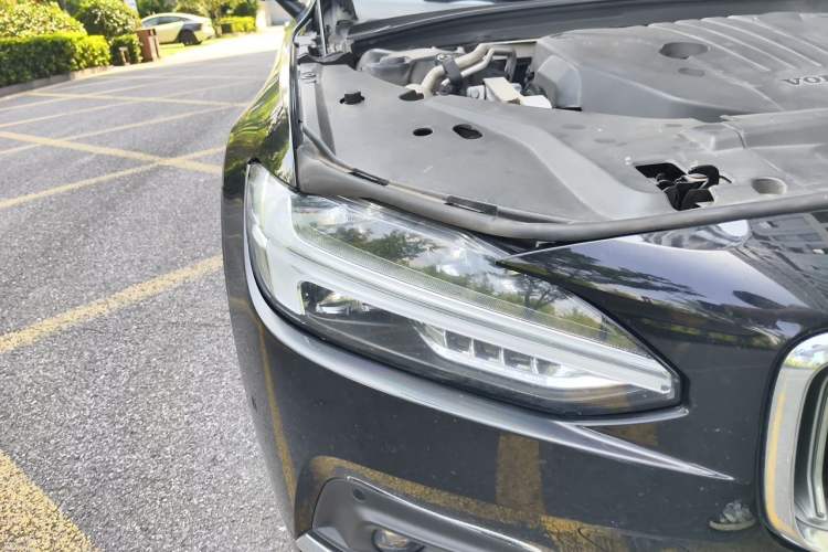 Used Volvo S90 2022 B5 Zhiya Luxury Edition Right Front Headlight