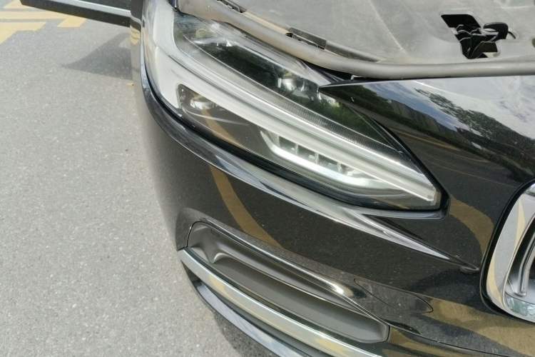 Used Volvo S90 2022 B5 Zhiyuan Luxury Edition Right Front Headlight