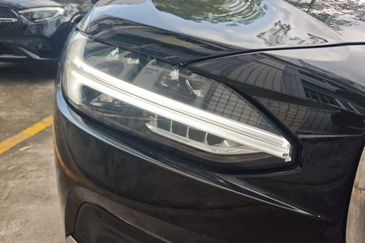 Used Volvo S90 2022 B5 Zhiyi Luxury Edition Right Front Headlight