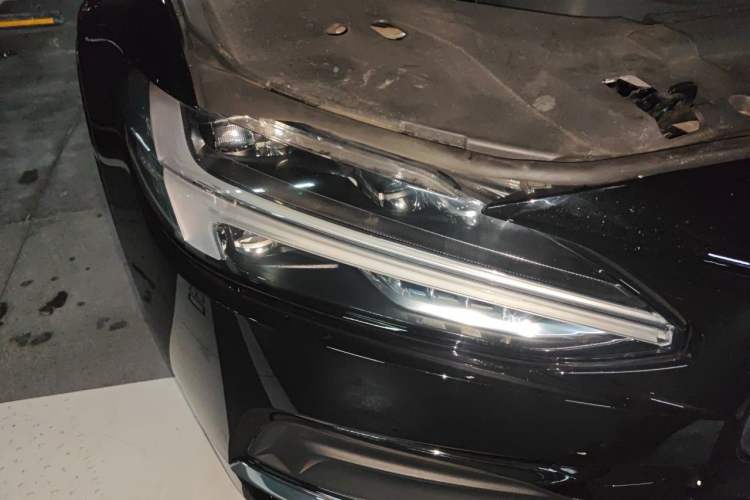Used Volvo S90 2022 B5 Zhiyi Luxury Edition Right Front Headlight