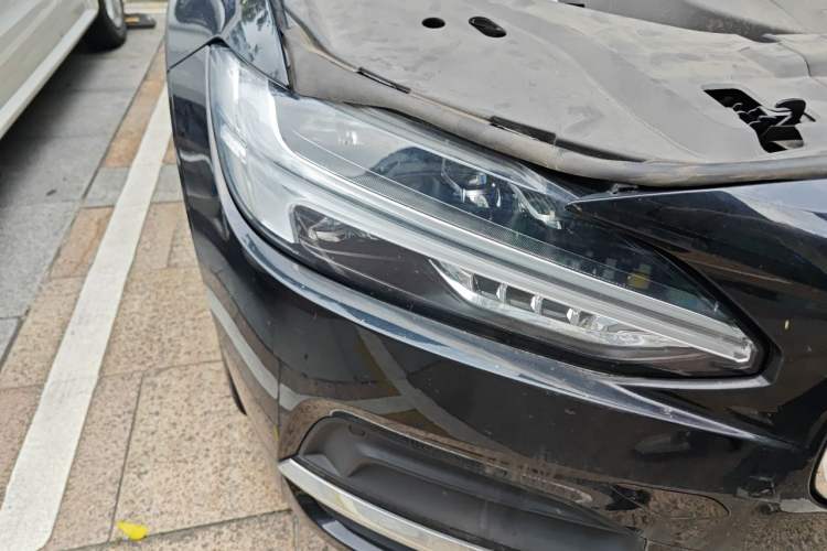 Used Volvo S90 2022 B5 Zhiyuan Luxury Edition Right Front Headlight