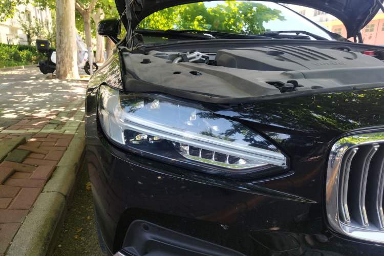 Used Volvo S90 2022 B5 Zhiyuan Luxury Edition Right Front Headlight