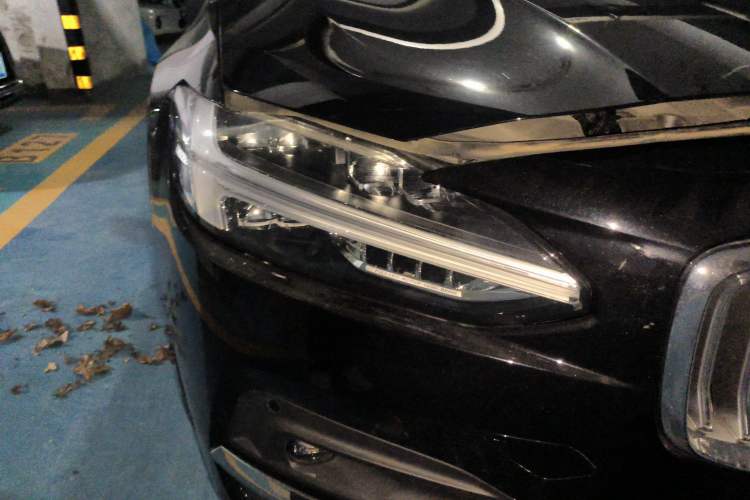 Used Volvo S90 2022 B5 Zhiya Luxury Edition Right Front Headlight