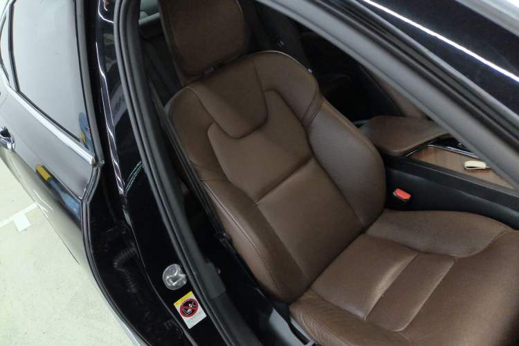 Used Volvo S90 2022 B5 Zhiyi Luxury Edition Right Front Seat