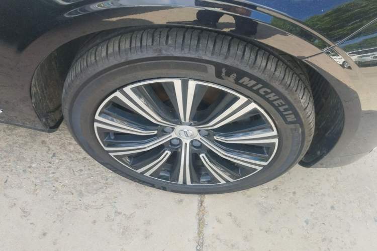Used Volvo S90 2022 B5 Zhiyi Luxury Edition Right Front Wheel Hub