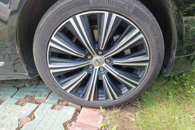 Used Volvo S90 2022 B5 Zhiyuan Luxury Edition Right Front Wheel Hub