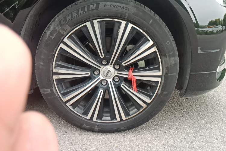 Used Volvo S90 2022 B5 Zhiyi Luxury Edition Right Front Wheel Hub