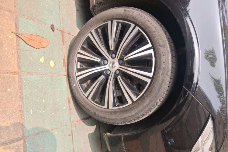 Used Volvo S90 2022 B5 Zhiyi Sport Edition Right Front Wheel Hub