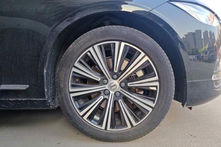 Used Volvo S90 2022 B5 Zhiyi Luxury Edition Right Front Wheel Hub