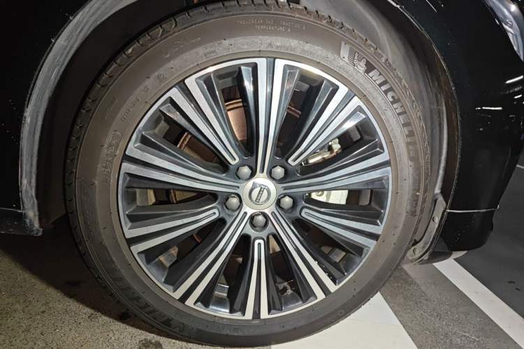 Used Volvo S90 2022 B5 Zhiyi Luxury Edition Right Front Wheel Hub