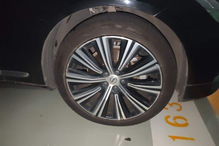 Used Volvo S90 2022 B5 Zhiyuan Luxury Edition Right Front Wheel Hub