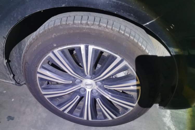 Used Volvo S90 2022 B5 Zhiyi Luxury Edition Right Front Wheel Hub