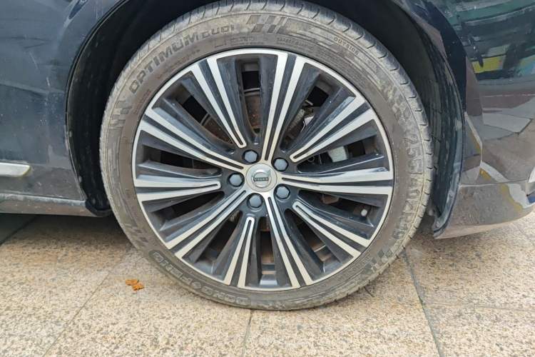Used Volvo S90 2022 B5 Zhiyuan Luxury Edition Right Front Wheel Hub