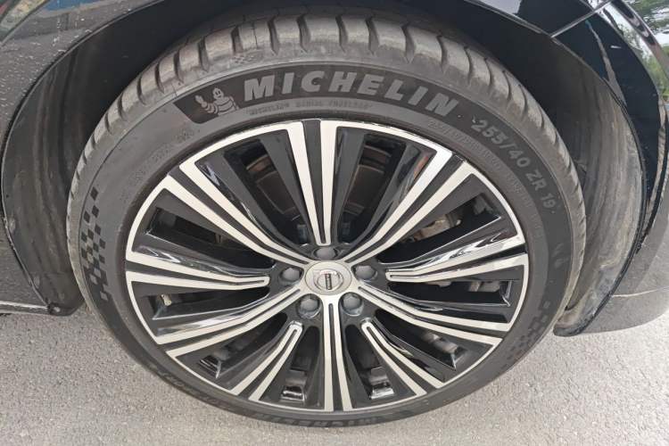 Used Volvo S90 2022 B5 Zhiya Luxury Edition Right Front Wheel Hub