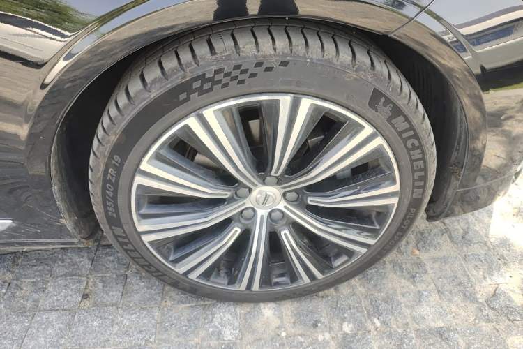Used Volvo S90 2022 B5 Zhiyuan Luxury Edition Right Front Wheel Hub
