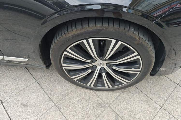 Used Volvo S90 2022 B5 Zhiyuan Luxury Edition Right Front Wheel Hub