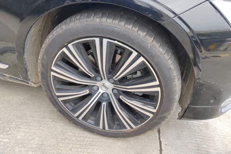 Used Volvo S90 2022 B5 Zhiyuan Luxury Edition Right Front Wheel Hub