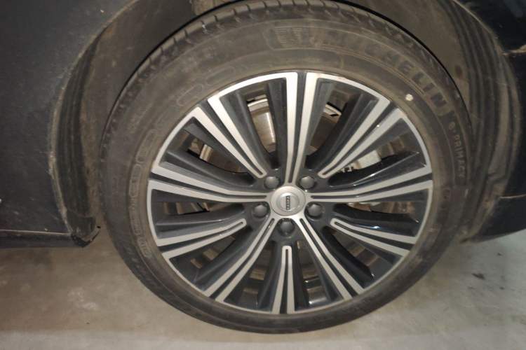Used Volvo S90 2022 B5 Zhiyi Luxury Edition Right Front Wheel Hub