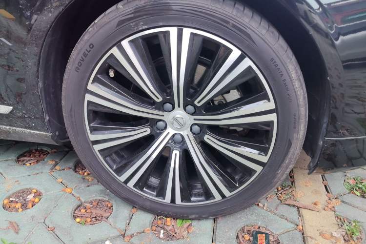 Used Volvo S90 2022 B5 Zhiyi Luxury Edition Right Front Wheel Hub