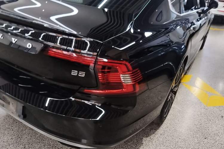 Used Volvo S90 2022 B5 Zhiya Luxury Edition Right Rear Taillight