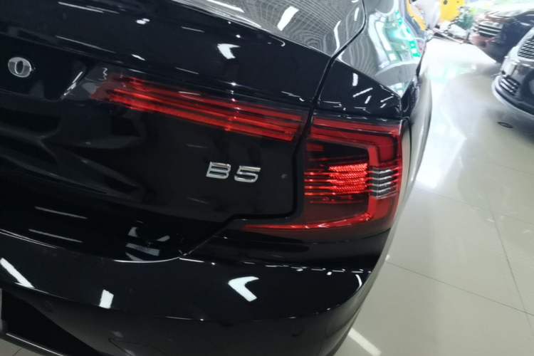 Used Volvo S90 2022 B5 Zhiyuan Luxury Edition Right Rear Taillight