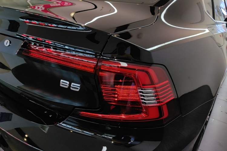 Used Volvo S90 2022 B5 Zhiyuan Luxury Edition Right Rear Taillight
