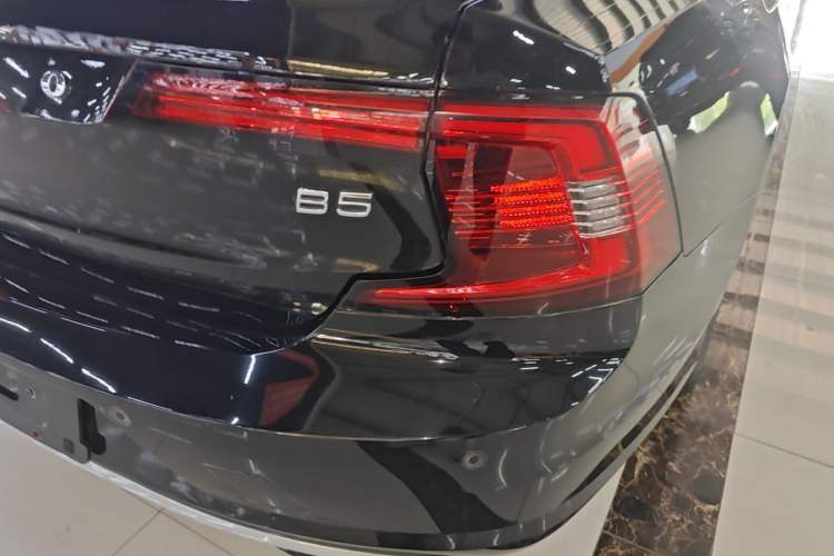 Used Volvo S90 2022 B5 Zhiyi Luxury Edition Right Rear Taillight