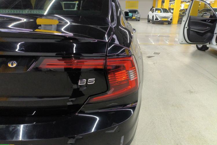 Used Volvo S90 2022 B5 Zhiyi Luxury Edition Right Rear Taillight