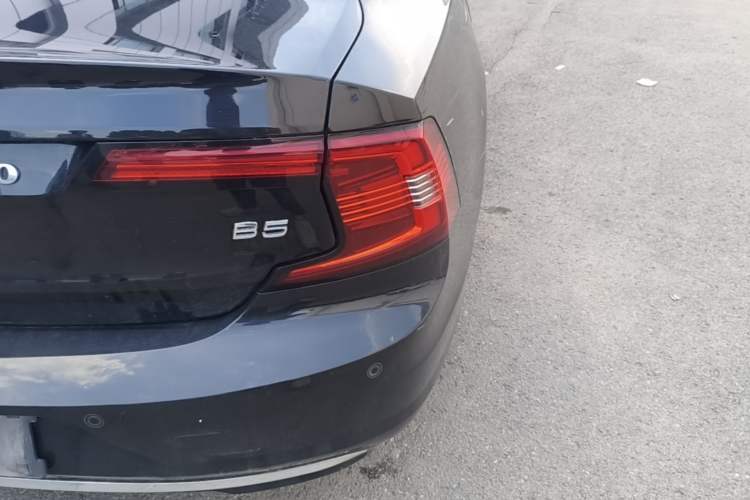 Used Volvo S90 2022 B5 Zhiyi Luxury Edition Right Rear Taillight