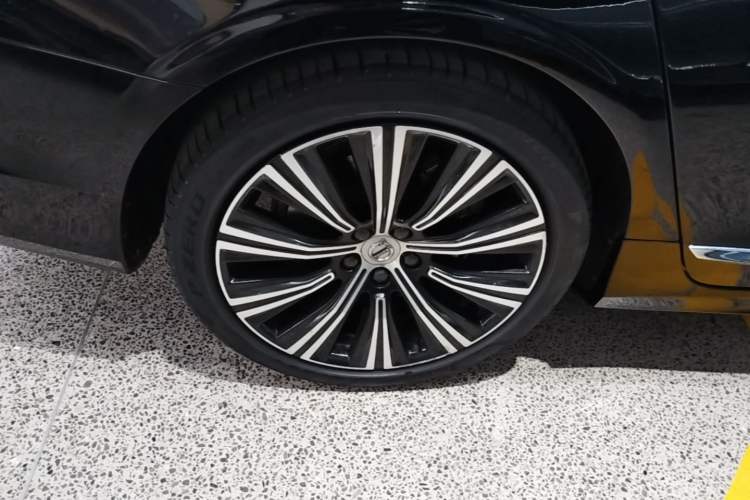 Used Volvo S90 2022 B5 Zhiya Luxury Edition Right Rear Wheel Hub