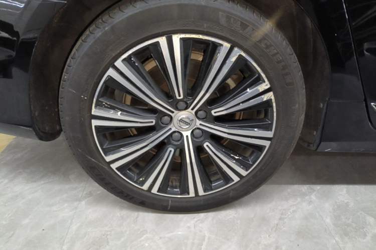 Used Volvo S90 2022 B5 Zhiyi Luxury Edition Right Rear Wheel Hub