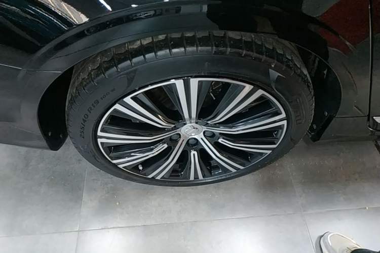 Used Volvo S90 2022 B5 Zhiyuan Luxury Edition Right Rear Wheel Hub