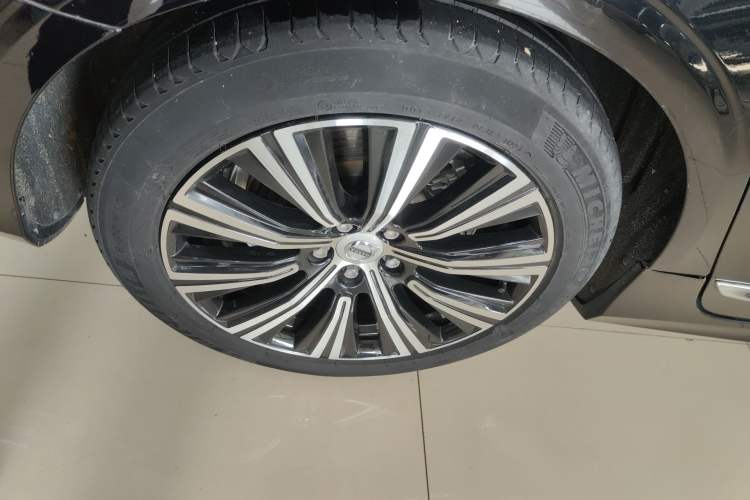 Used Volvo S90 2022 B5 Zhiyi Luxury Edition Right Rear Wheel Hub