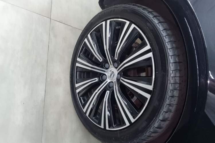 Used Volvo S90 2022 B5 Zhiyuan Luxury Edition Right Rear Wheel Hub