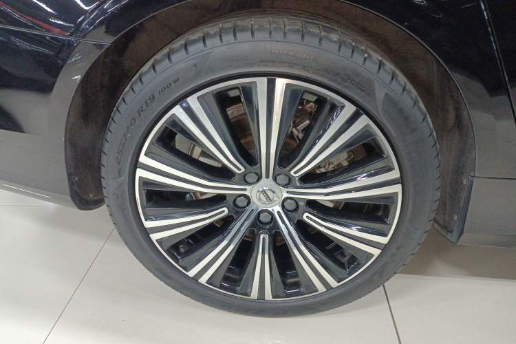 Used Volvo S90 2022 B5 Zhiyuan Luxury Edition Right Rear Wheel Hub
