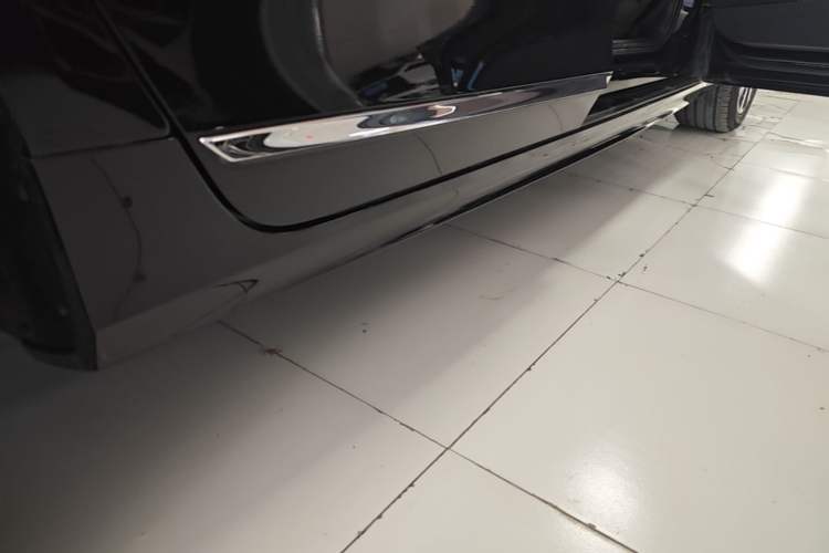 Used Volvo S90 2022 B5 Zhiyi Luxury Edition Right Side Sill