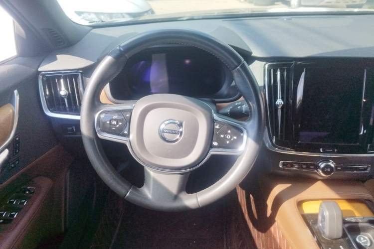 Used Volvo S90 2022 B5 Zhiyi Luxury Edition Steering Wheel