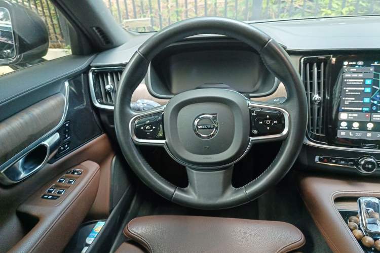 Used Volvo S90 2022 B5 Zhiyuan Luxury Edition Steering Wheel