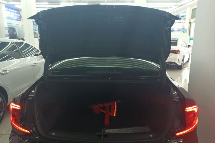 Used Volvo S90 2022 B5 Zhiyuan Luxury Edition Trunk