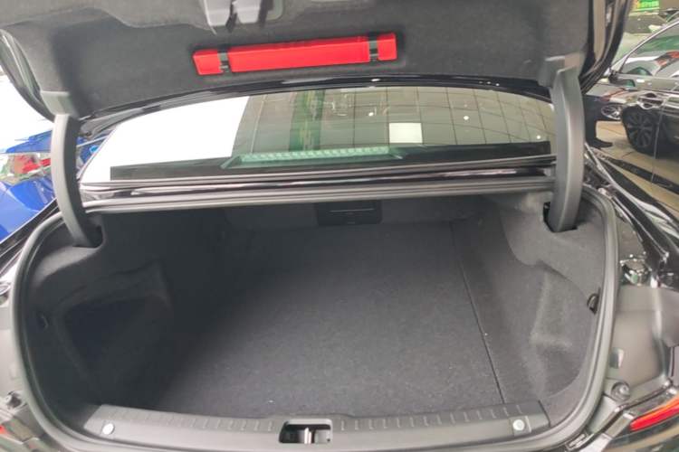Used Volvo S90 2022 B5 Zhiyuan Luxury Edition Trunk