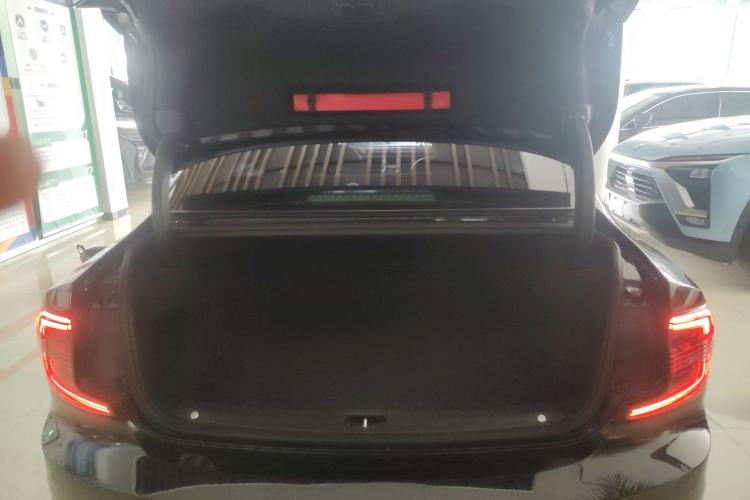 Used Volvo S90 2022 B5 Zhiyi Luxury Edition Trunk