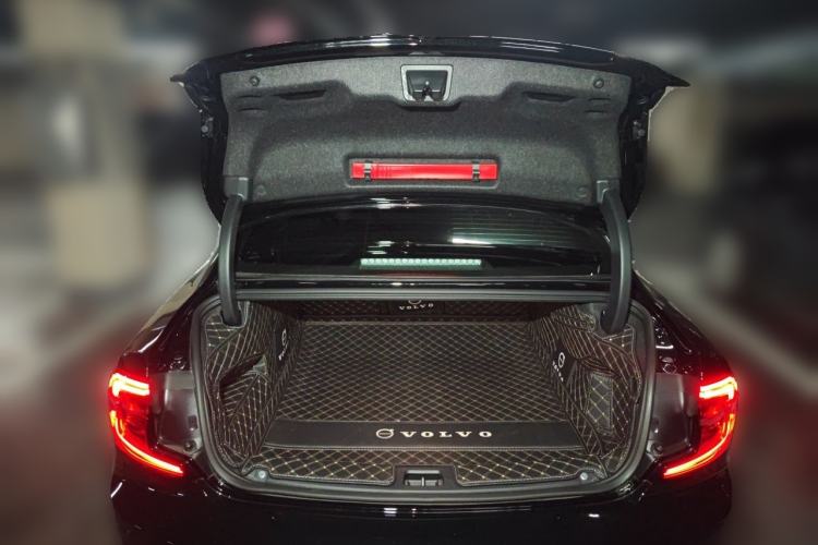 Used Volvo S90 2022 B5 Zhiyi Luxury Edition Trunk