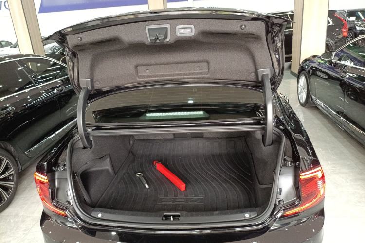 Used Volvo S90 2022 B5 Zhiyuan Luxury Edition Trunk