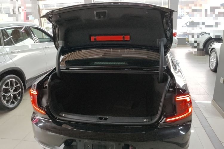 Used Volvo S90 2022 B5 Zhiyi Luxury Edition Trunk