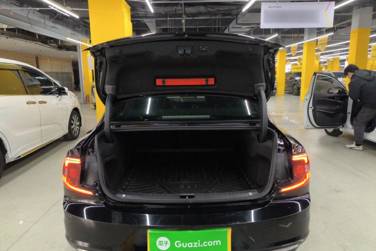 Used Volvo S90 2022 B5 Zhiyi Luxury Edition Trunk