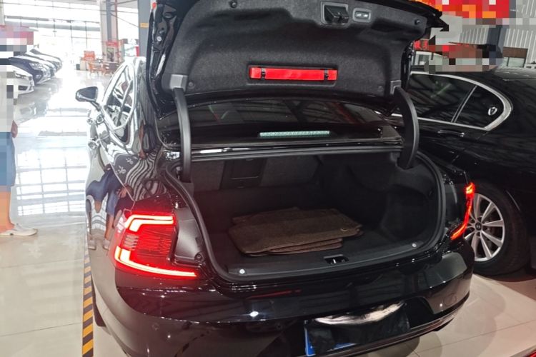 Used Volvo S90 2022 B5 Zhiyuan Luxury Edition Trunk