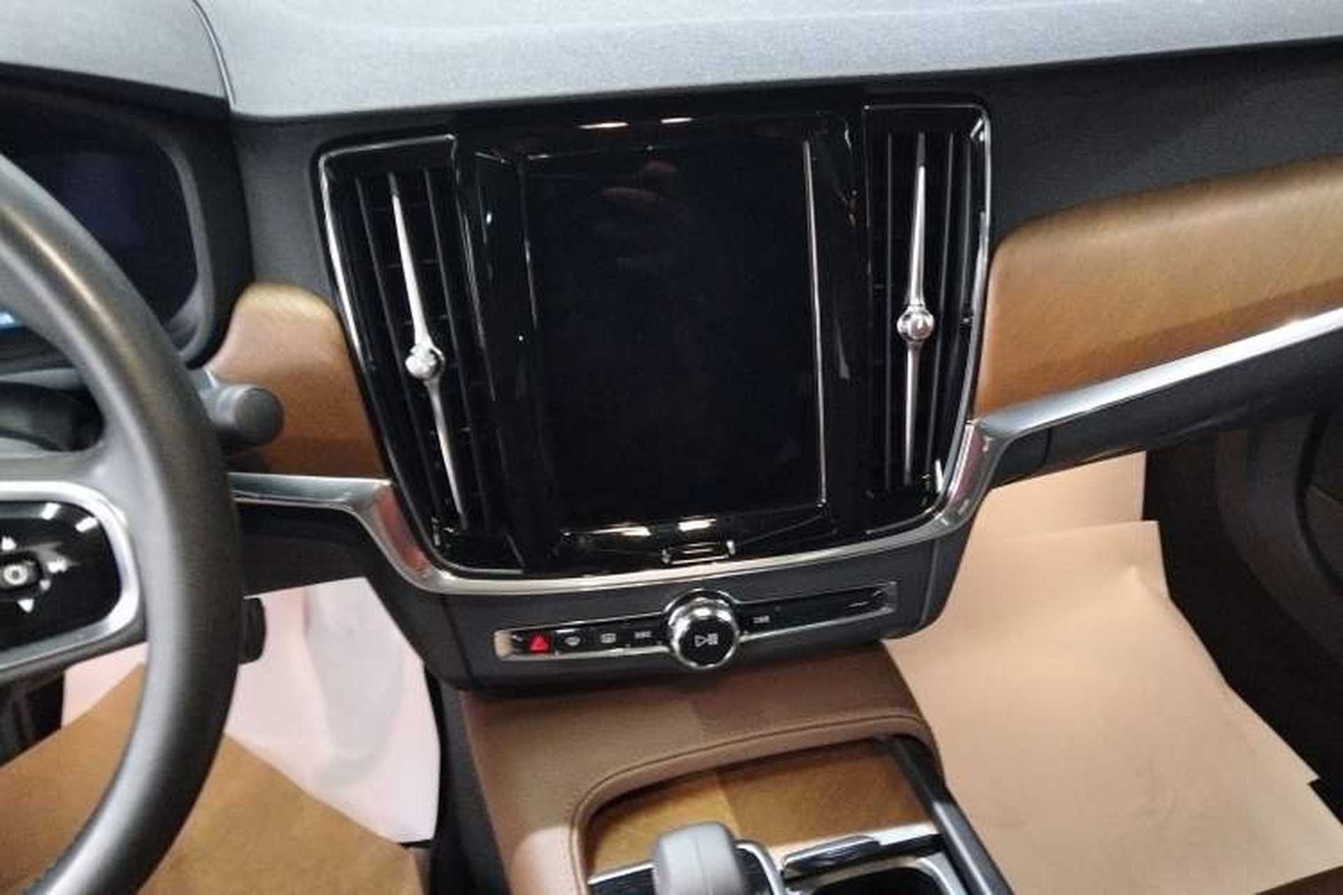 Used Volvo S90 2022 B5 Zhiyi Luxury Edition Audio And AC Panel