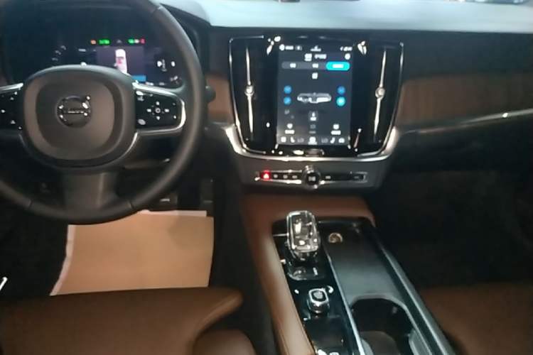 Used Volvo S90 2022 B5 Zhiyuan Luxury Edition Audio And AC Panel