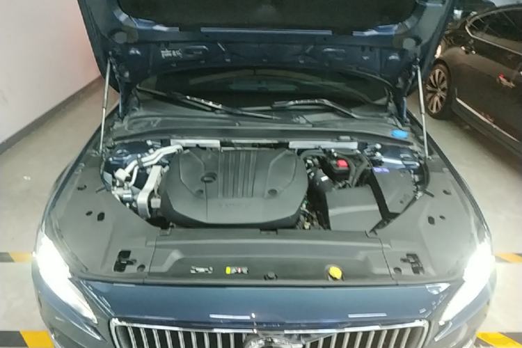 Used Volvo S90 2022 B5 Zhiyuan Luxury Edition Engine Bay